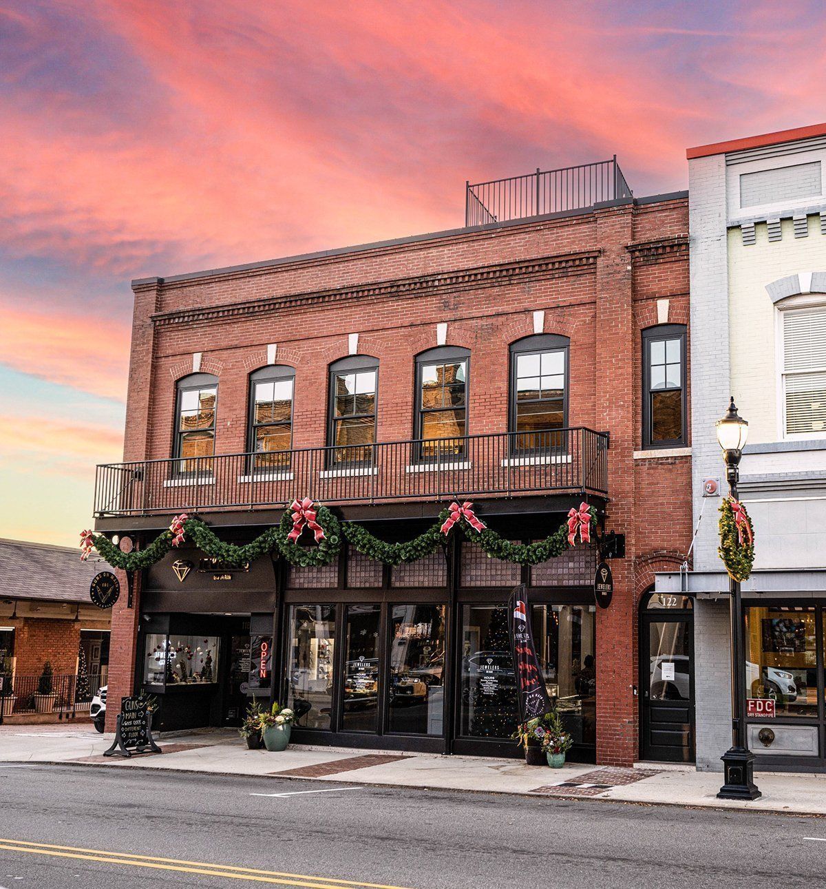 001 jewelers on main gallery 
