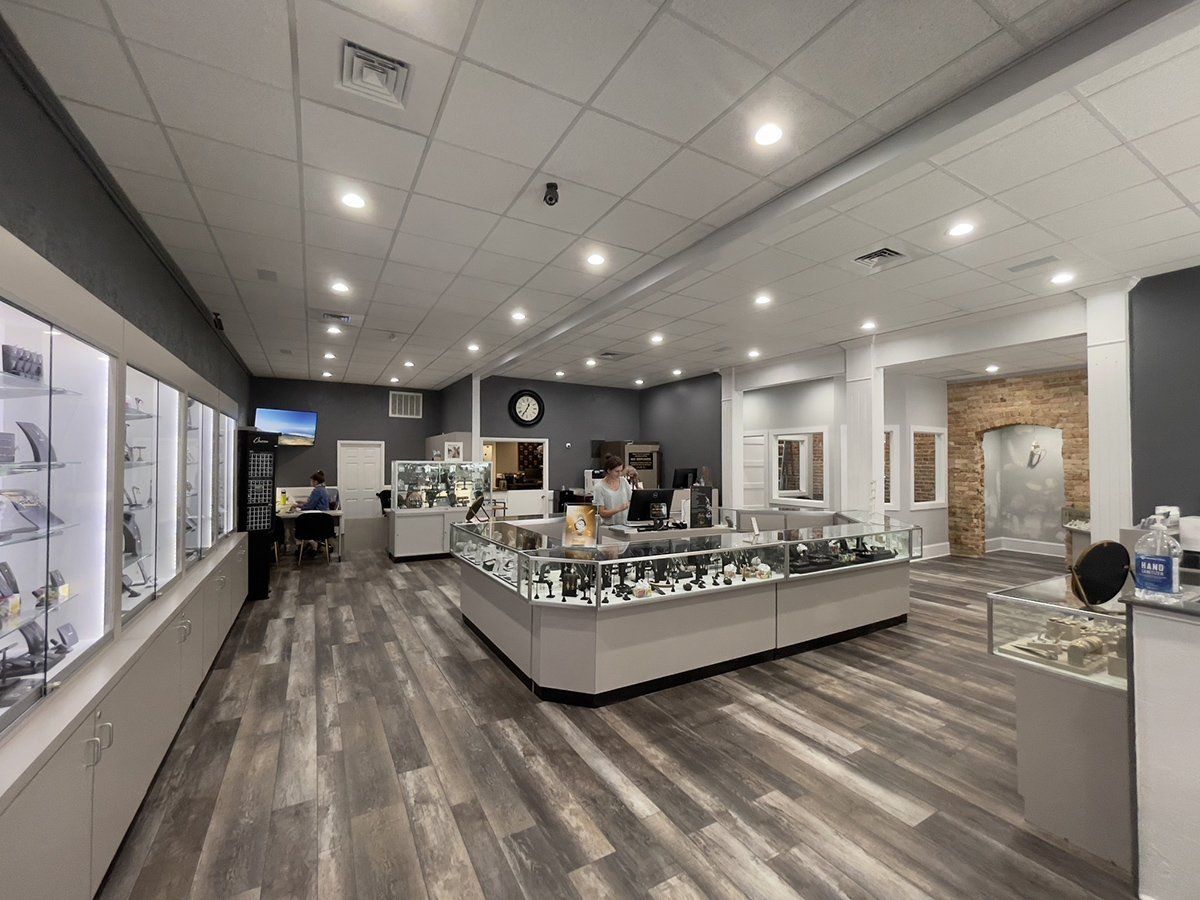002 jewelers on main gallery 
