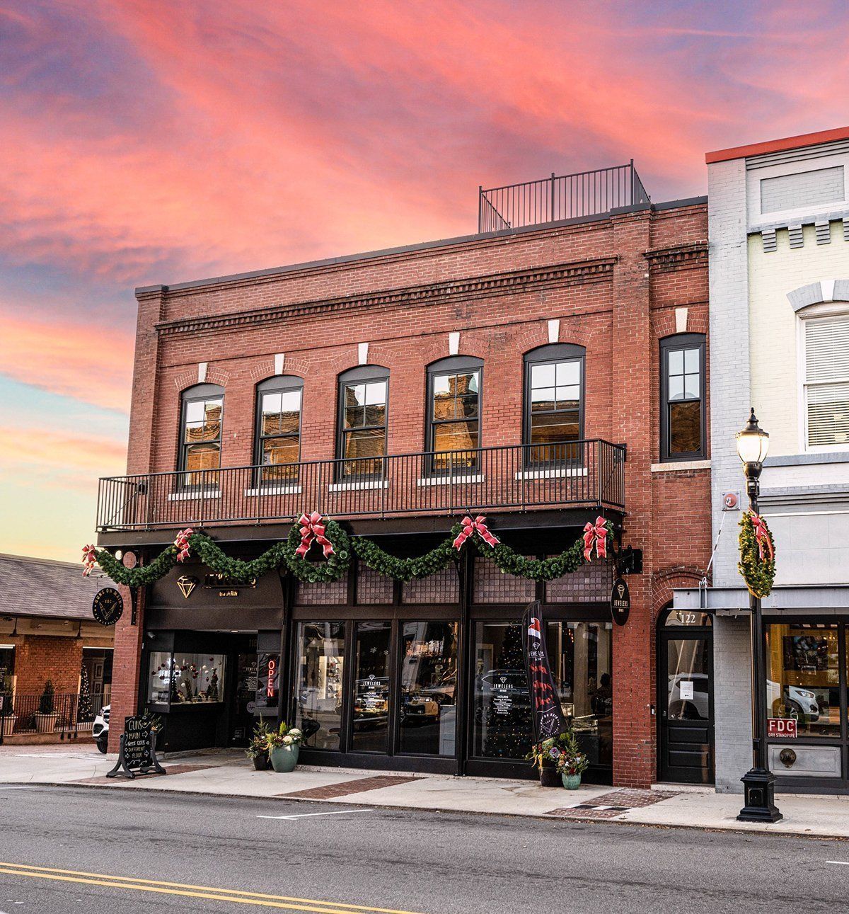 001 jewelers on main gallery 